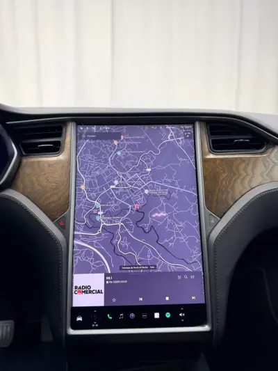 Tesla Model X 2018 - 27000 EUR, 199000 km - AUTO.MOTO.pt - 199000km - foto 12 de 24