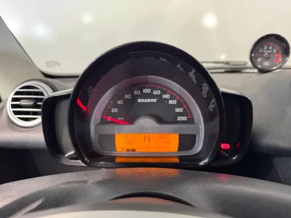 Smart ForTwo Coupé 2013 - 12500 EUR, 118671 km - AUTO.MOTO.pt - 118671km - foto 15 de 48