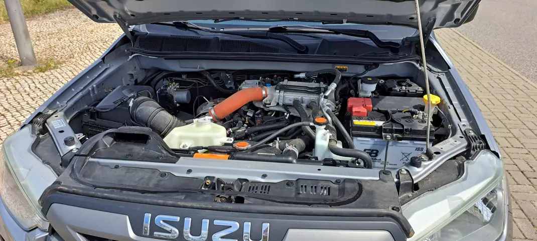 Isuzu D-Maxi - 1.9 Ddi CD 4WD L CH 2021 - 29950 EUR, 35000 km - AUTO.MOTO.pt - 35000km - foto 13 de 13