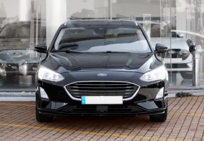 Ford Focus SW 2018 - 15900 EUR, 83000 km - AUTO.MOTO.pt - 83000km - foto 2 de 22