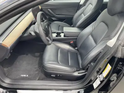 Tesla Model 3 2019 - 22995 EUR, 126801 km - AUTO.MOTO.pt - 126801km - foto 12 de 40