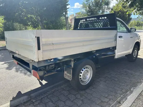 Toyota Hilux 2020 - 26999 EUR, 87000 km - AUTO.MOTO.pt - 87000km - foto 3 de 9