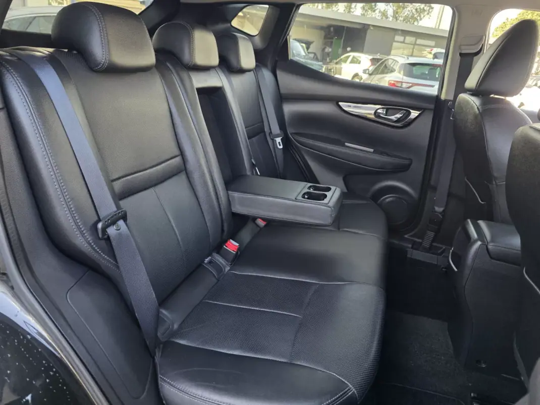 Nissan Qashqai 2015 - 13990 EUR, 146000 km - AUTO.MOTO.pt - 146000km - foto 26 de 40