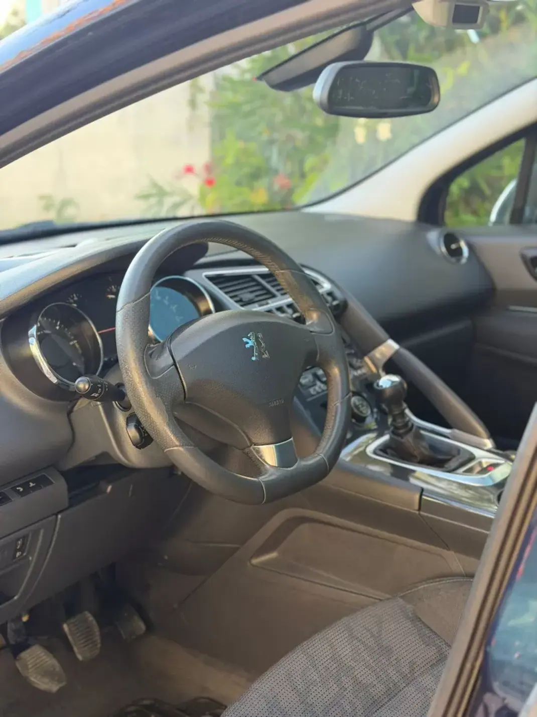 Peugeot 3008 2010 - 9900 EUR, 108854 km - AUTO.MOTO.pt - 108854km - foto 7 de 8