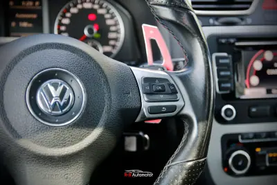 Volkswagen Scirocco 2010 - 12990 EUR, 255000 km - AUTO.MOTO.pt - 255000km - foto 28 de 36