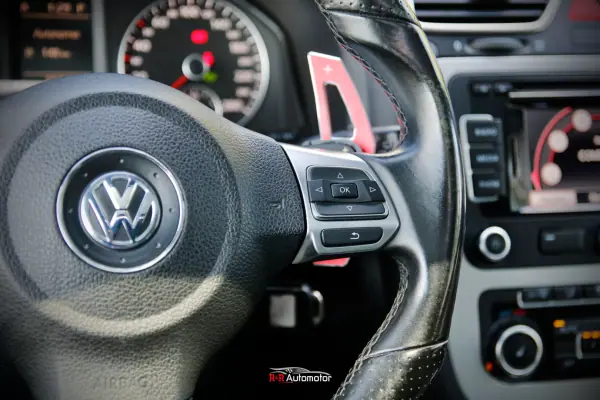 Volkswagen Scirocco 2010 - 12990 EUR, 255000 km - AUTO.MOTO.pt - 255000km - foto 28 de 36