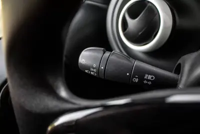 Smart ForTwo Coupé 2019 - 10900 EUR, 68296 km - AUTO.MOTO.pt - 68296km - foto 16 de 37