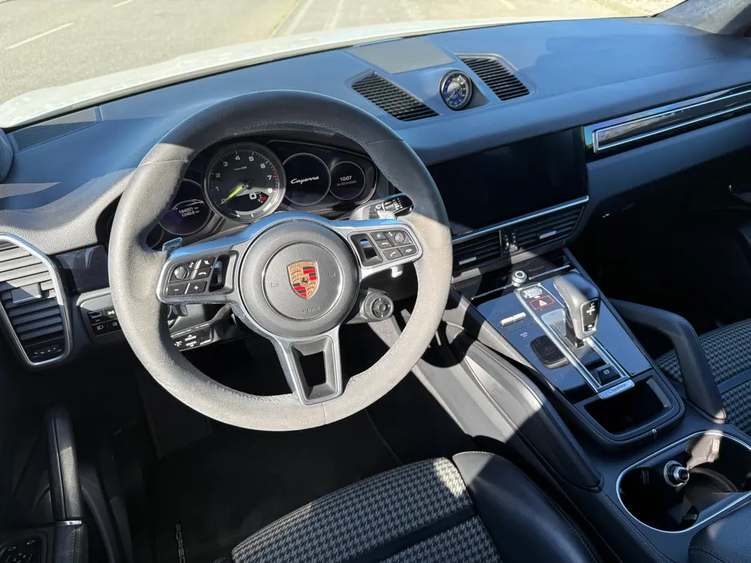 Porsche Cayenne Coupé 2020 - 55990 EUR, 184520 km - AUTO.MOTO.pt - 184520km - foto 15 de 20