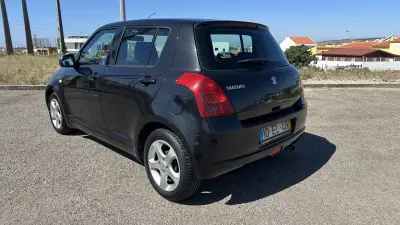 Suzuki Swift 2007 - 3250 EUR, 260000 km - 260000km - foto 8 de 9