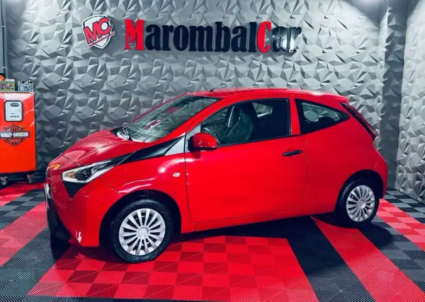 Toyota Aygo 2019 - 10750 EUR, 126299 km - AUTO.MOTO.pt - 126299km - foto 11 de 35