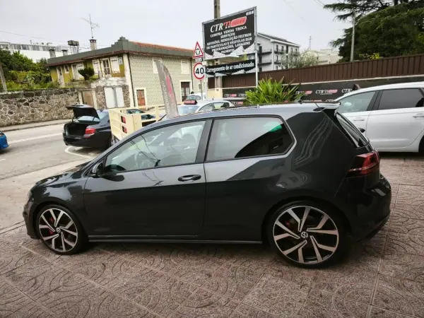 Volkswagen Golf 2014 - 19900 EUR, 160000 km - AUTO.MOTO.pt - 160000km - foto 13 de 34