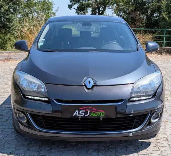 Renault Mégane 2012 - 5500 EUR, 275944 km - AUTO.MOTO.pt - 275944km - foto 3 de 20