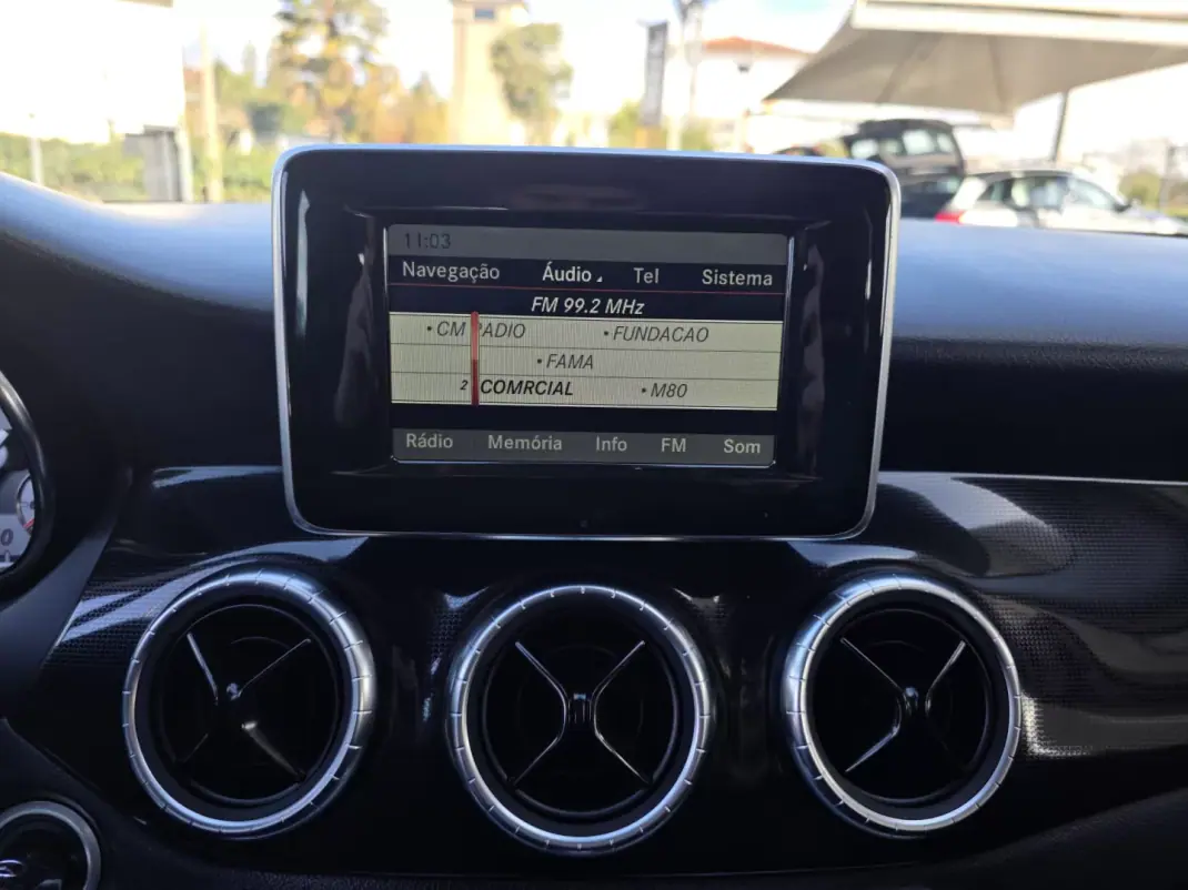 Mercedes-Benz CLA 180 2014 - 17990 EUR, 134000 km - AUTO.MOTO.pt - 134000km - foto 31 de 34