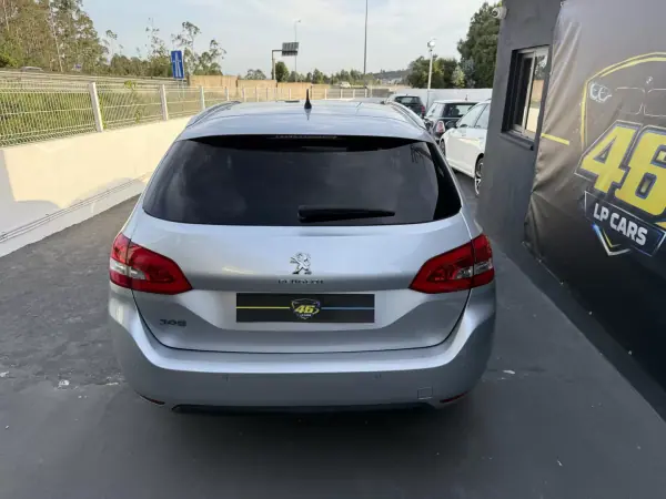 Peugeot 308 SW 2014 - 7250 EUR, 245000 km - AUTO.MOTO.pt - 245000km - foto 5 de 17