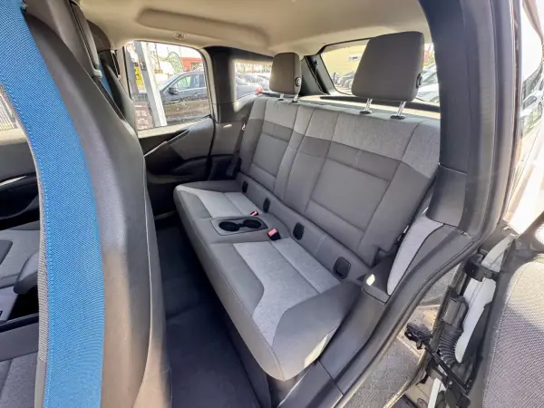 BMW i3 2018 - 17500 EUR, 68000 km - AUTO.MOTO.pt - 68000km - foto 18 de 20