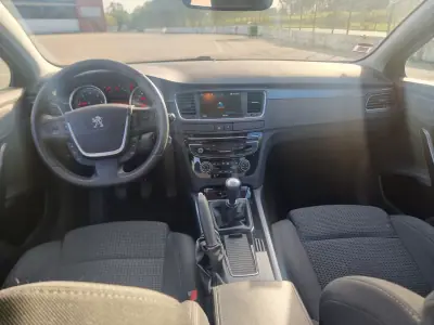 Peugeot 508 SW 2018 - 12900 EUR, 146000 km - AUTO.MOTO.pt - 146000km - foto 9 de 16