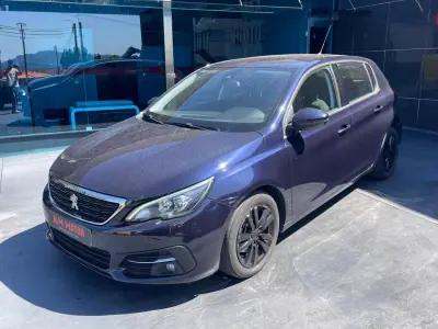 Peugeot 308 2019 - 11900 EUR, 181000 km - AUTO.MOTO.pt - 181000km - foto 3 de 13