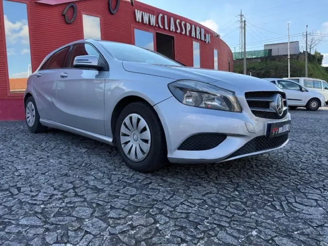 Mercedes-Benz A 160 2014 - 11900 EUR, 220000 km - AUTO.MOTO.pt - 220000km - foto 1 de 9