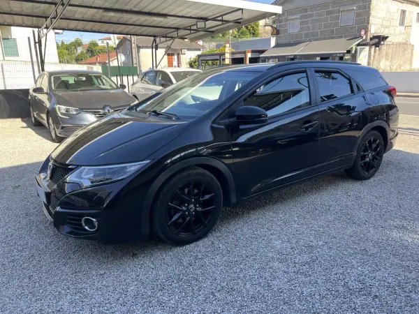 Honda Civic Tourer 2017 - 15900 EUR, 115000 km - AUTO.MOTO.pt - 115000km - foto 2 de 18