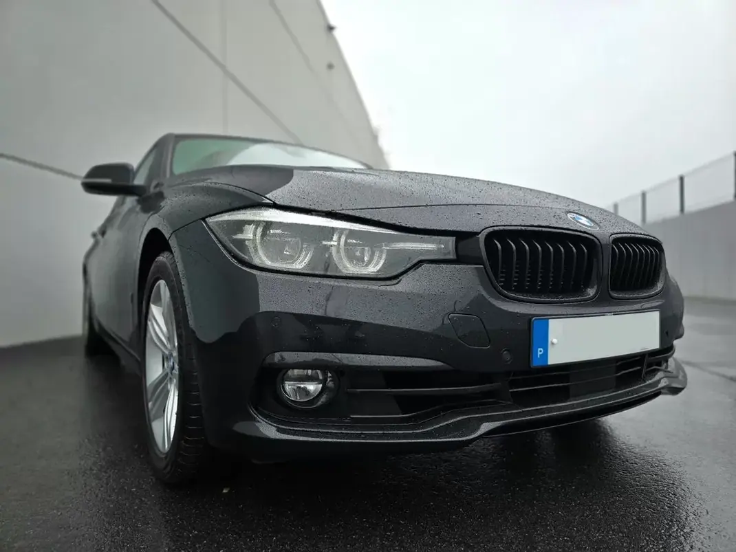 BMW 330 2017 - 18990 EUR, 115000 km - AUTO.MOTO.pt - 115000km - foto 11 de 40