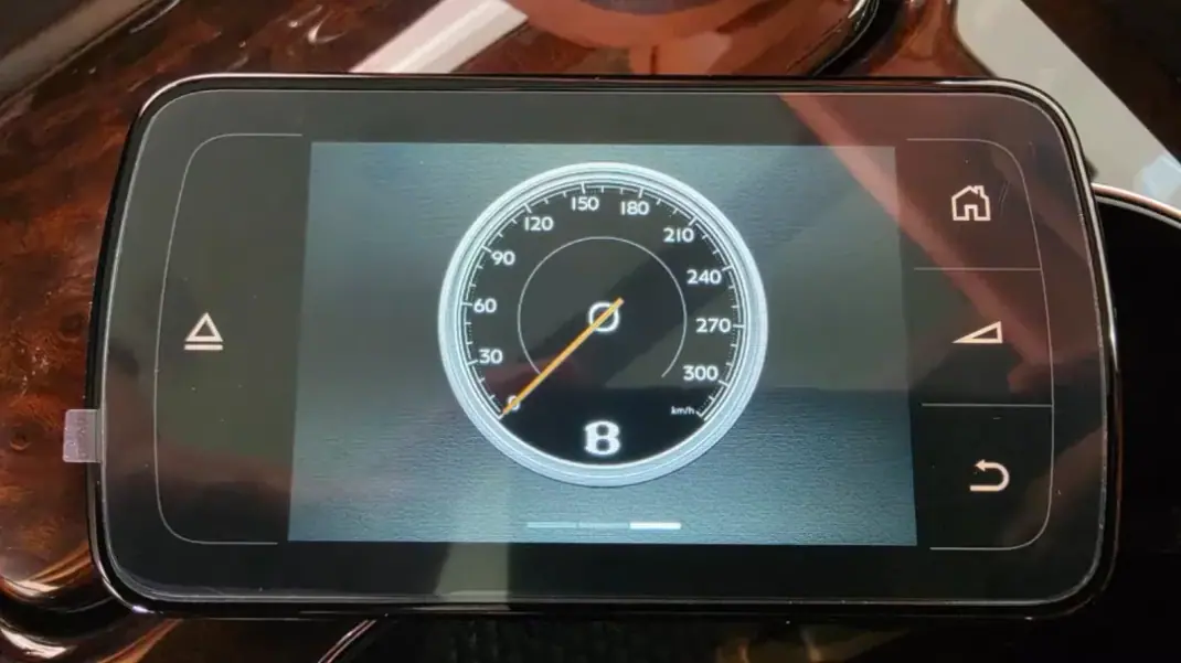 Bentley Bentayga 2020 - 185000 EUR, 62037 km - AUTO.MOTO.pt - 62037km - foto 16 de 31