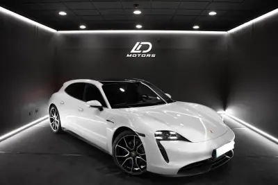 Porsche Taycan Sport Turismo 2023 — foto 2 de 18