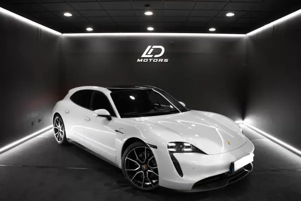 Porsche Taycan Sport Turismo 2023 — foto 2 de 18