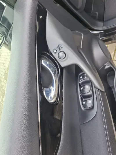 Nissan Qashqai 2018 - 15500 EUR, 57950 km - AUTO.MOTO.pt - 57950km - foto 17 de 25