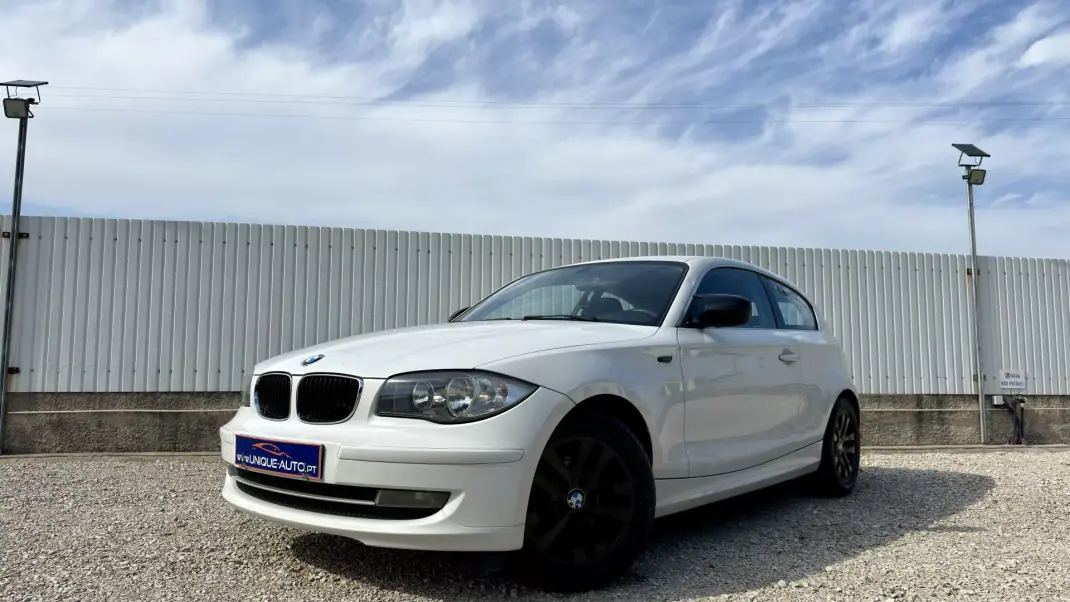 BMW 118 2010 - 12000 EUR, 222000 km - AUTO.MOTO.pt - 222000km - foto 3 de 14
