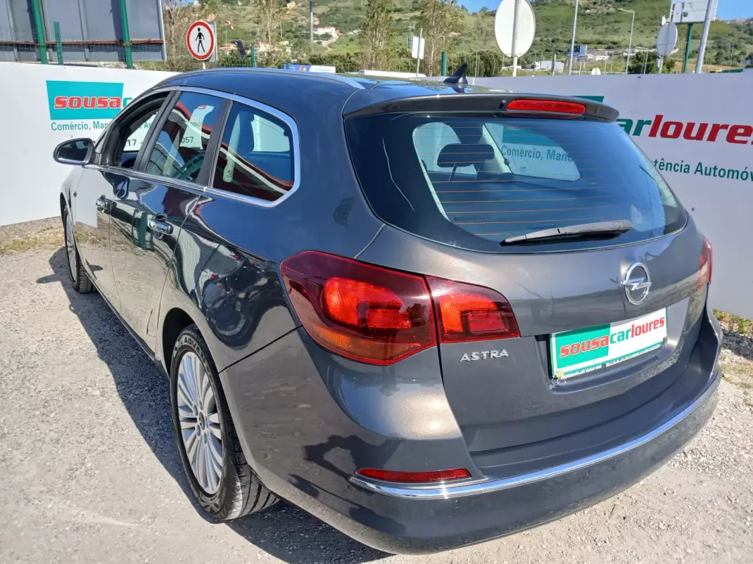 Opel Astra Sports Tourer 2013 - 7350 EUR, 143297 km - AUTO.MOTO.pt - 143297km - foto 11 de 26