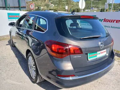 Opel Astra Sports Tourer 2013 - 7350 EUR, 143297 km - AUTO.MOTO.pt - 143297km - foto 11 de 26
