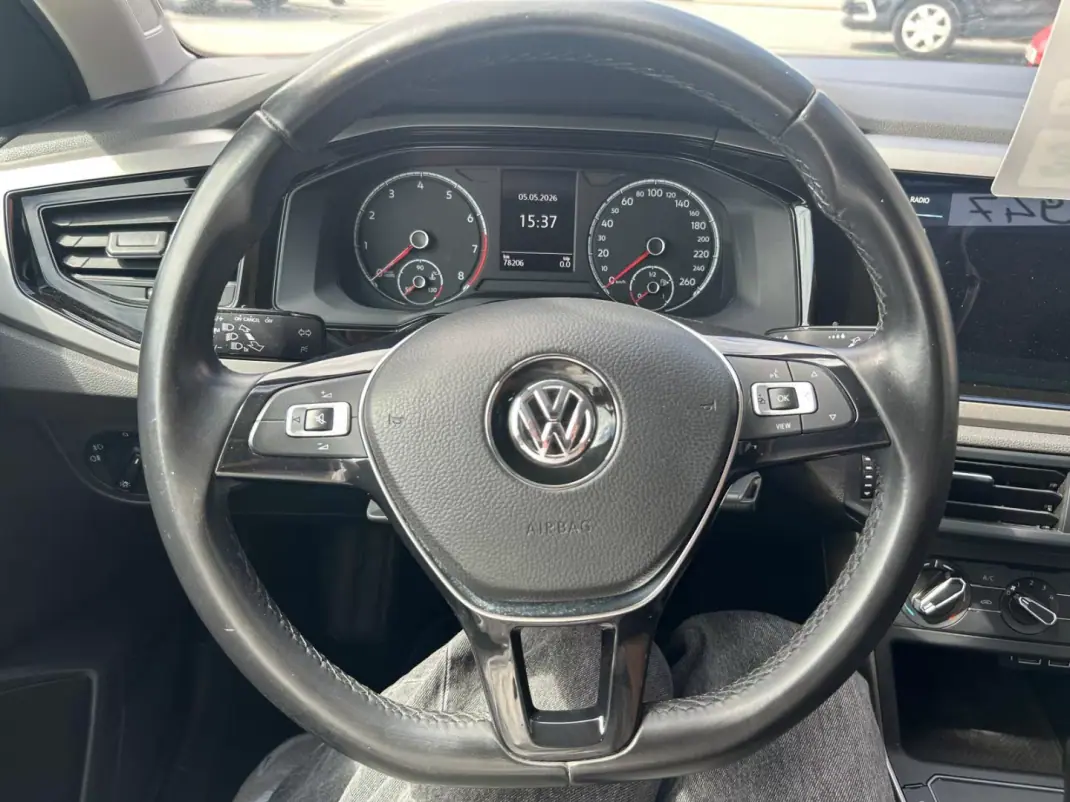 Volkswagen Polo 2018 - 13947 EUR, 78000 km - AUTO.MOTO.pt - 78000km - foto 13 de 18