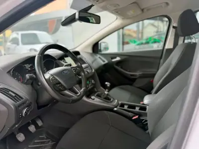 Ford Focus SW 2017 - 10900 EUR, 155572 km - AUTO.MOTO.pt - 155572km - foto 11 de 23
