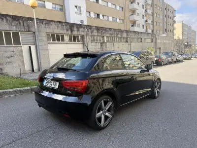 Audi A1 2011 - 8450 EUR, 203000 km - AUTO.MOTO.pt - 203000km - foto 4 de 14