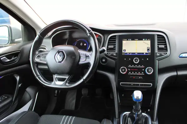 Renault Mégane 2021 - 16490 EUR, 165000 km - AUTO.MOTO.pt - 165000km - foto 18 de 30