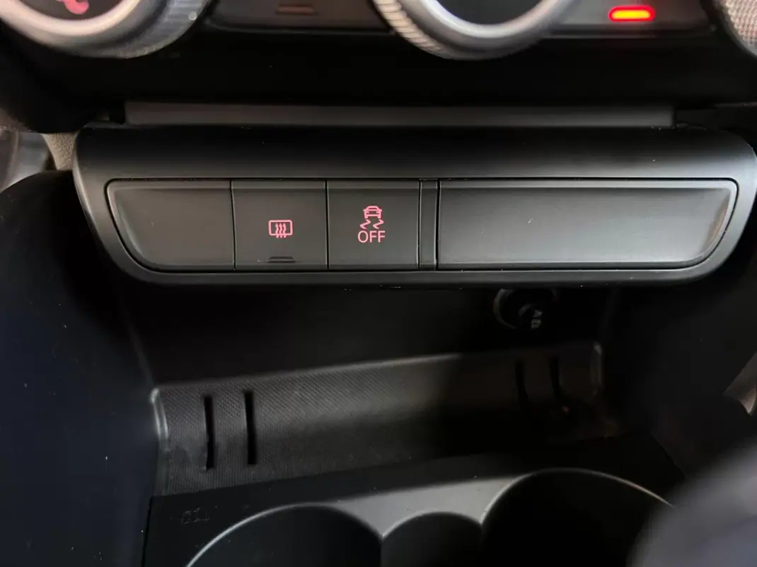 Audi A1 Sportback 2016 - 14995 EUR, 145170 km - AUTO.MOTO.pt - 145170km - foto 14 de 34