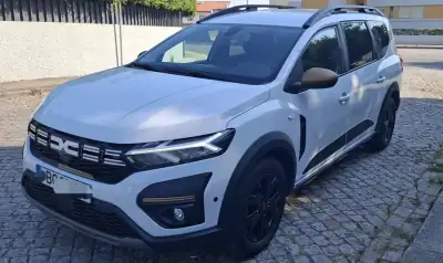 Dacia Jogger 2024 - 21500 EUR, 98000 km - AUTO.MOTO.pt - 98000km - foto 6 de 12