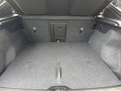 Volvo C40 2022 - 31900 EUR, 60000 km - AUTO.MOTO.pt - 60000km - foto 48 de 50