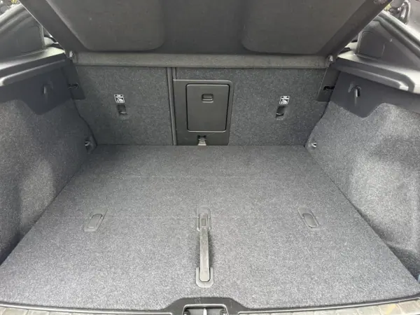 Volvo C40 2022 - 31900 EUR, 60000 km - AUTO.MOTO.pt - 60000km - foto 48 de 50