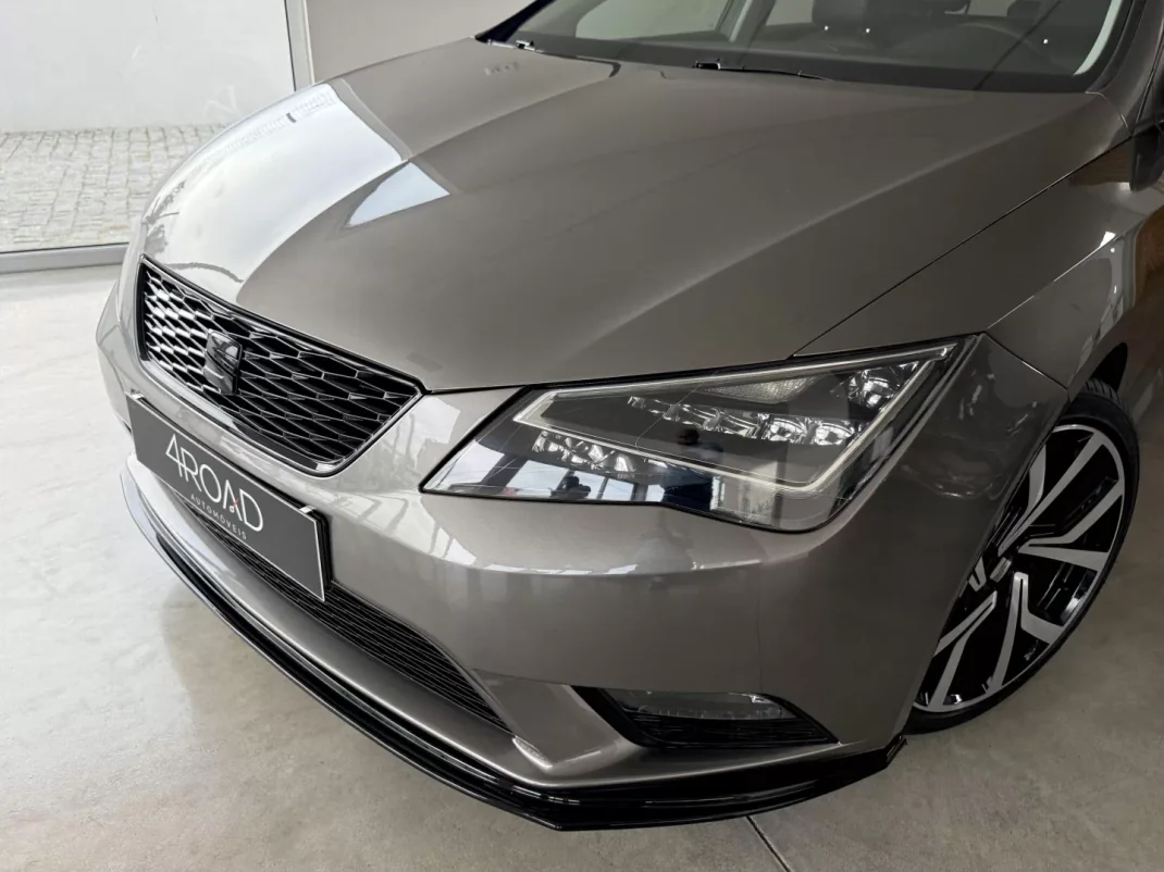 SEAT Leon 2015 - 14000 EUR, 181000 km - AUTO.MOTO.pt - 181000km - foto 23 de 92