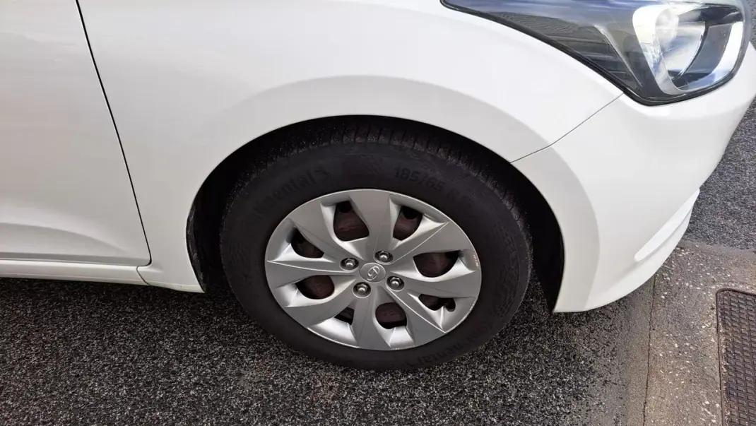 Hyundai i20 2018 - 10890 EUR, 134296 km - AUTO.MOTO.pt - 134296km - foto 13 de 43