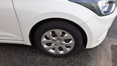 Hyundai i20 2018 - 10890 EUR, 134296 km - AUTO.MOTO.pt - 134296km - foto 13 de 43