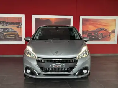 Peugeot 208 2018 - 13500 EUR, 100609 km - AUTO.MOTO.pt - 100609km - foto 6 de 21