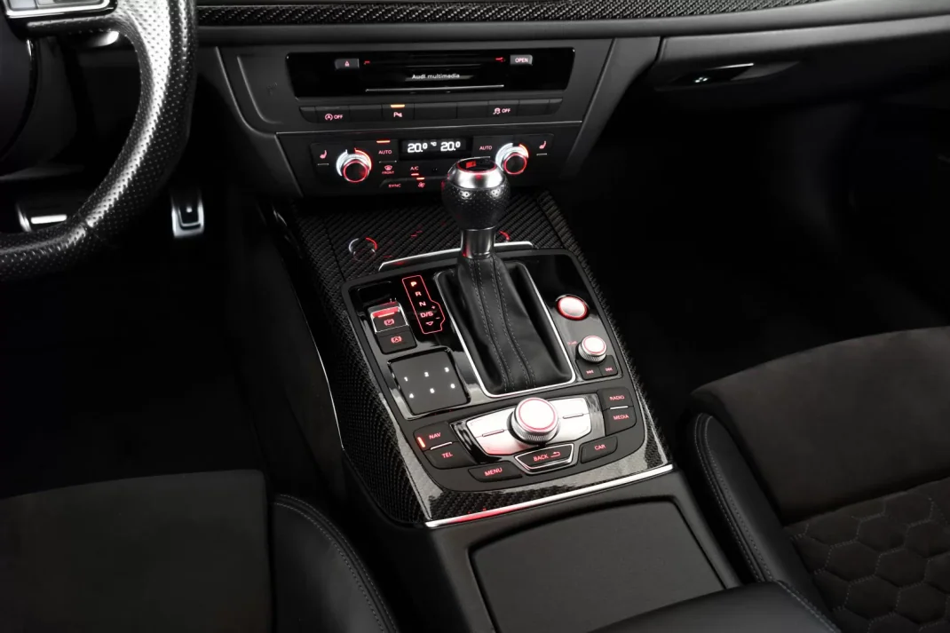 Audi RS6 Avant 2016 - 79500 EUR, 97291 km - AUTO.MOTO.pt - 97291km - foto 9 de 19