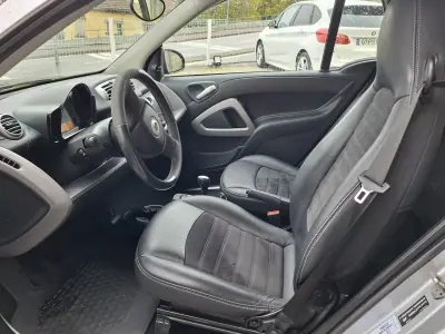 Smart Fortwo Cabrio 2013 - 7990 EUR, 114624 km - AUTO.MOTO.pt - 114624km - foto 4 de 6