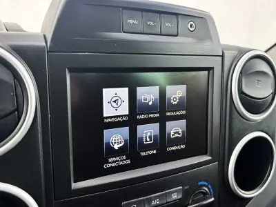 Peugeot Partner 2018 - 14900 EUR, 140000 km - AUTO.MOTO.pt - 140000km - foto 26 de 37