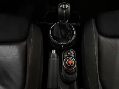 MINI 5 Portas 2016 - 14490 EUR, 101264 km - AUTO.MOTO.pt - 101264km - foto 25 de 27