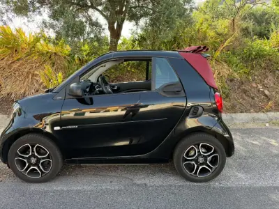 Smart Fortwo Cabrio 2019 - 14980 EUR, 70000 km - AUTO.MOTO.pt - 70000km - foto 2 de 8