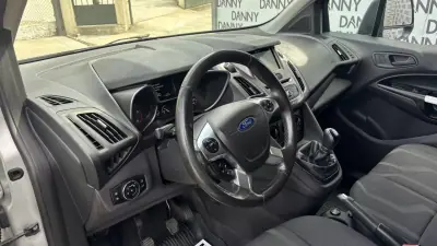 Ford Transit Connect 2018 - 15900 EUR, 115000 km - AUTO.MOTO.pt - 115000km - foto 7 de 8