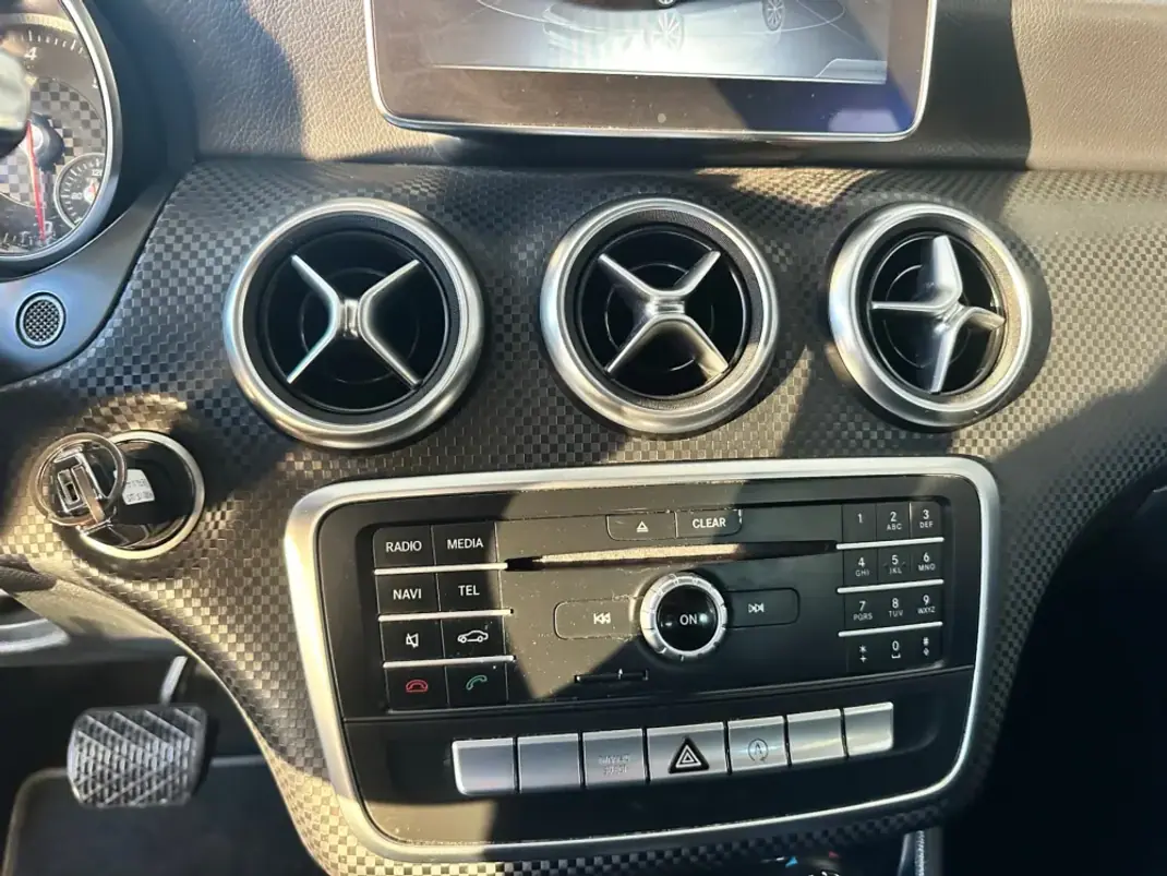Mercedes-Benz A 180 2015 - 16690 EUR, 178000 km - 178000km - foto 18 de 26